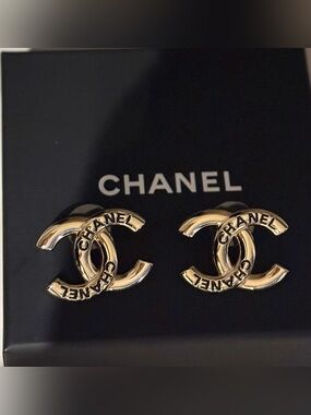 CHANEL Engraved CC Stud Earrings